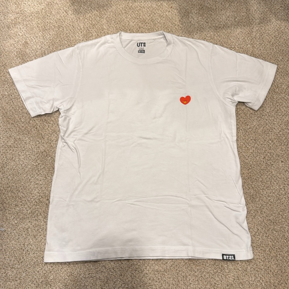 White Uniqlo tshirt